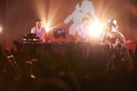 電気グルーヴ「LIQUIDROOM 10th ANNIVERSARY」の様子。