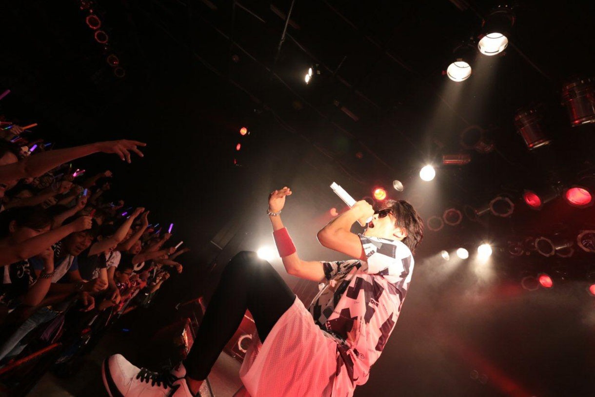 7月15日に新潟・新潟LOTSで実施されたヒルクライムデビュー5周年記念ライブの様子。 （撮影：久保秀平）