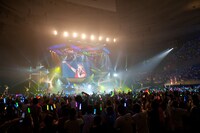 スマイレージ「スマイレージ LIVE 2014夏 FULL CHARGE ～715 日本武道館～」の様子。