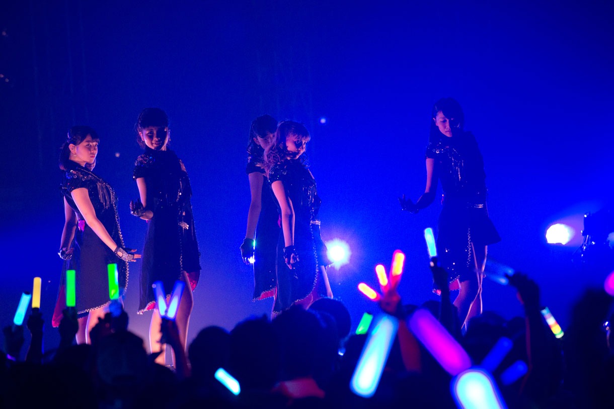 スマイレージ「スマイレージ LIVE 2014夏 FULL CHARGE ～715 日本武道館～」の様子。