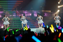 左から勝田里奈、田村芽実、中西香菜、竹内朱莉。