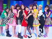 ももいろクローバーZとSCANDALによるコラボユニット“ももいろSCANDAL”。