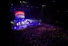 クリープハイプ「ストリップ歌小屋」の様子。