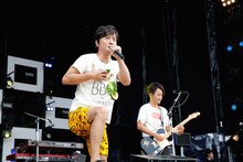 「BBQ in つま恋」のオープニングを華々しく飾ったポルノグラフィティ。