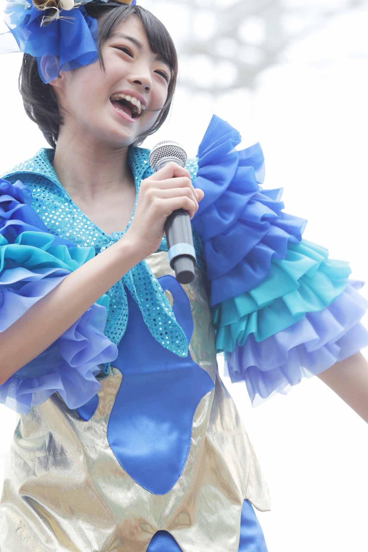 春名真依