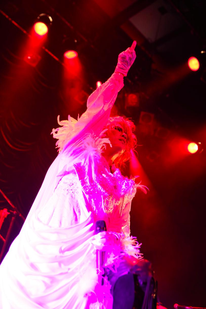 「KAMIJO -First Live in Japan-The Empire of Vampire」でのKAMIJO。