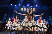 AKB48全国ツアー2014「あなたがいてくれるから。~残り27都道府県で会いましょう~」奈良・なら100年会館公演の様子。（c）AKS