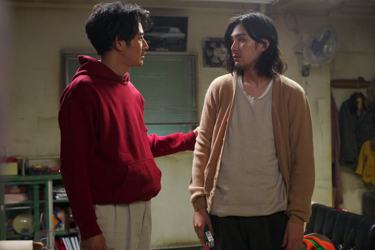 映画「まほろ駅前狂騒曲」のワンシーン。(c)2014『まほろ駅前狂騒曲』製作委員会