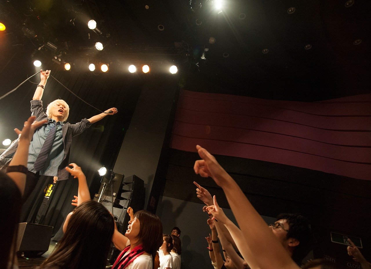 OverTheDogs「あなたの心を燃やし中華ツアー2014～ドレスコードはヒヤチュウで～」Mt.RAINIER HALL SHIBUYA PLEASURE PLEASURE公演の様子。