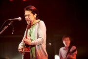 堀込泰行「YASUYUKI HORIGOME LIVE2014」東京公演の様子。（撮影：立脇卓）