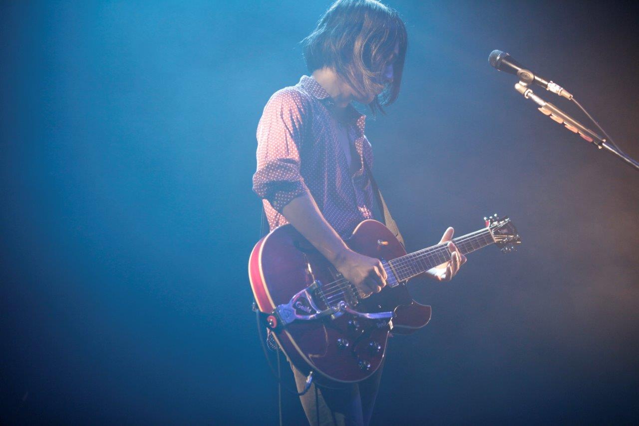 kazuhiro momo（Vo, G）（撮影：河本悠貴）