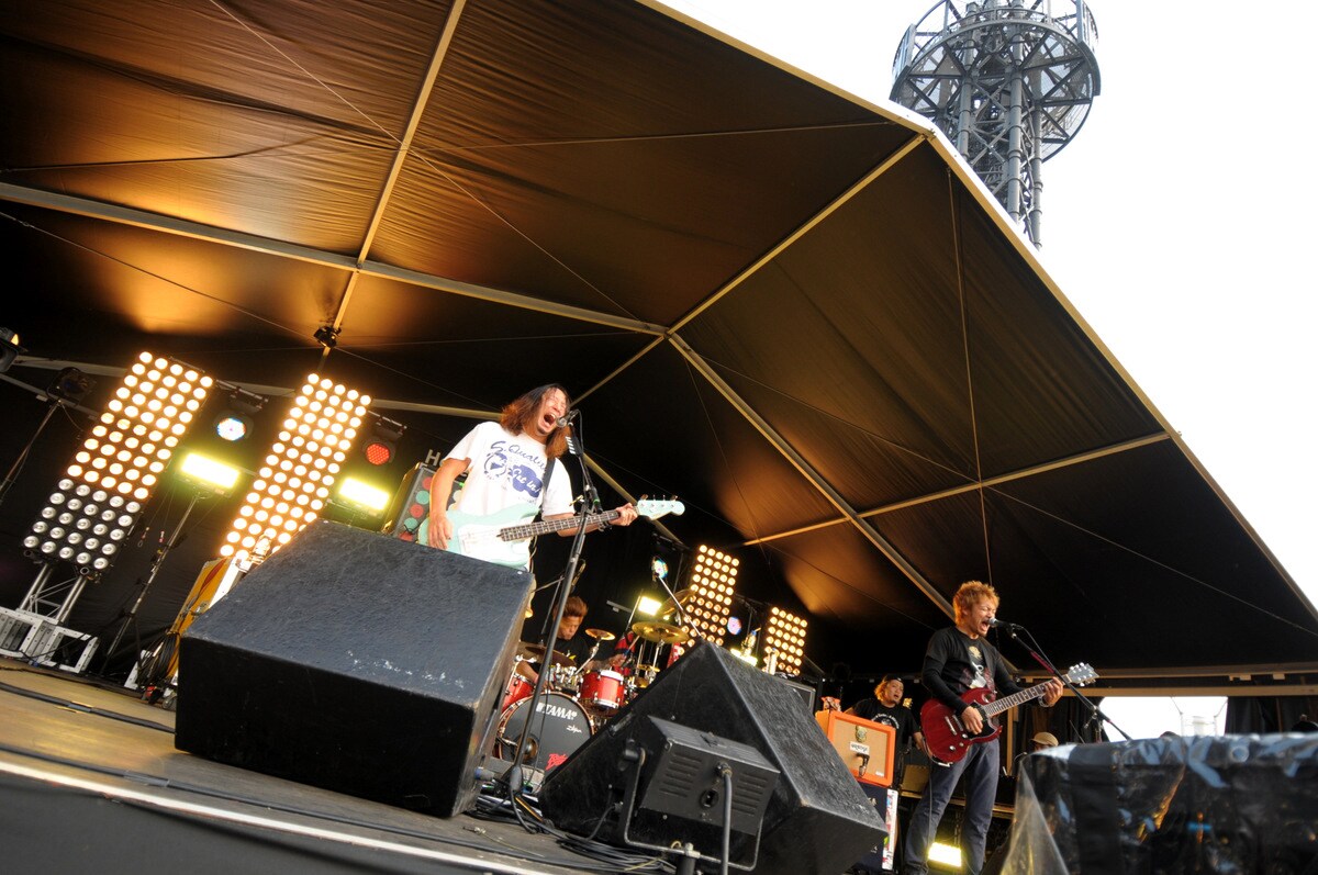 dustbox「Here Comes A Miracle」の様子。（撮影：半田安政[Showcase]）