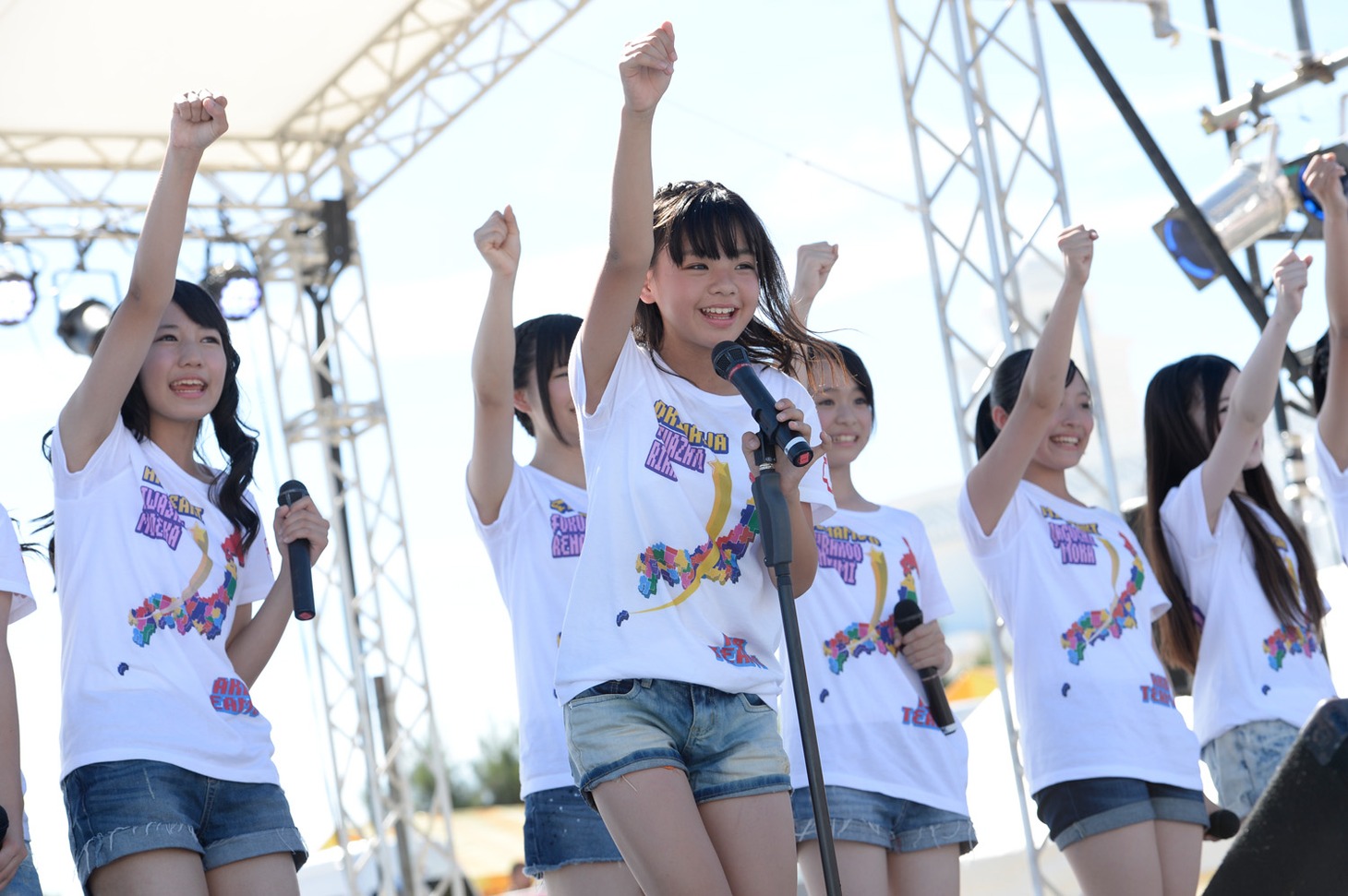 AKB48チーム8「第28回シーポーとちゃたんカーニバル」でのパフォーマンスの様子。 (c)AKS