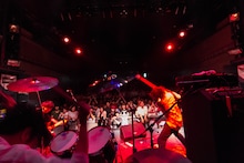 テスラは泣かない。「『TESLA doesn't know how to cry.』release tour」東京・WWW公演の様子。