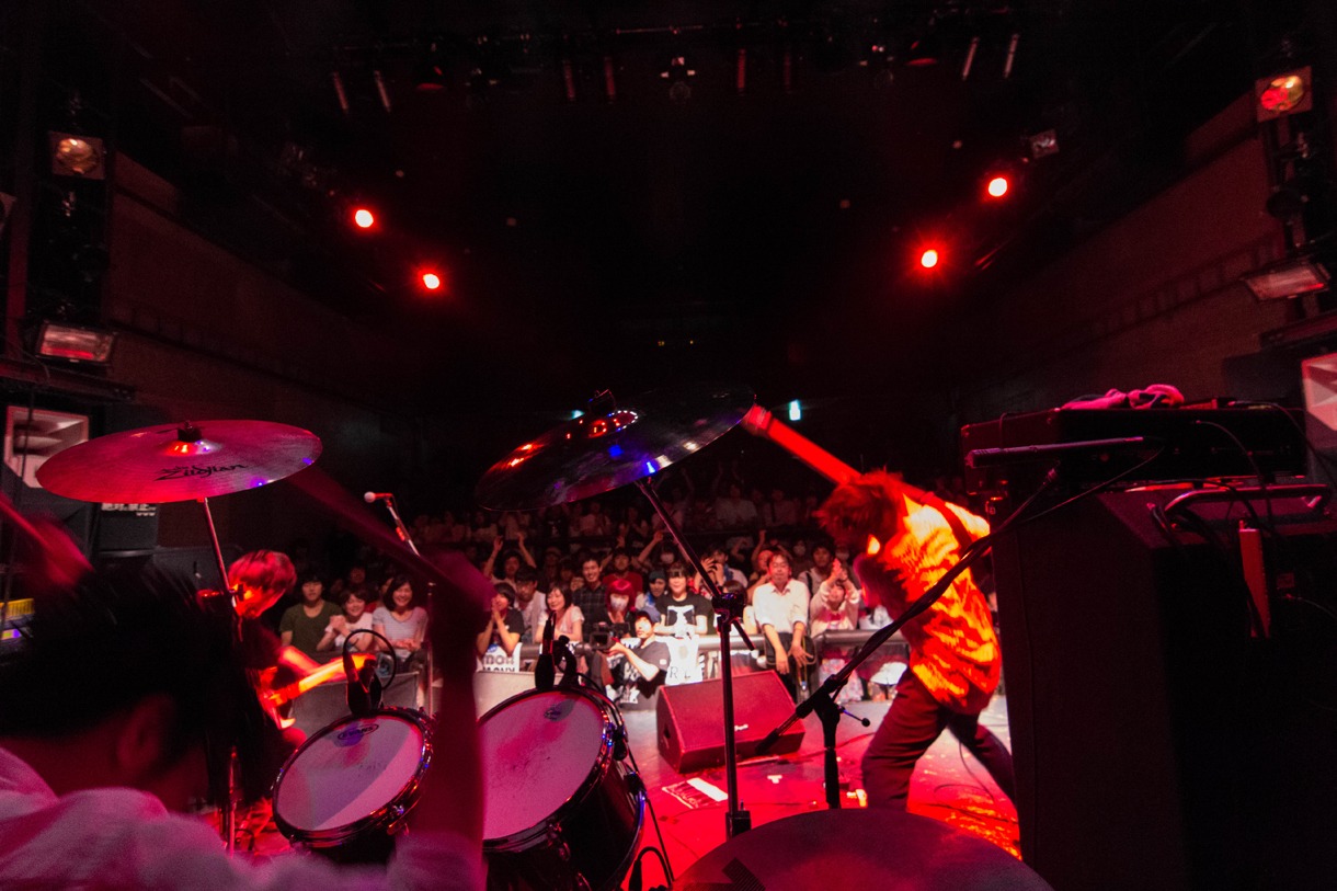 テスラは泣かない。「『TESLA doesn't know how to cry.』release tour」東京・WWW公演の様子。