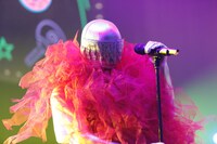 APOTHEKEのパフォーマンスの様子。