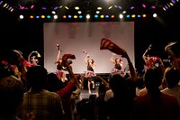 夢みるアドレセンス「NEWシングル発売記念！日本青年館・前夜祭公演」ライブの様子。