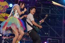 LiSA「LiVE is Smile Always ～LiSAMMERLAND～」の様子。