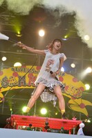 「Day Game」プレイ時、CO2をまき散らすLiSA。