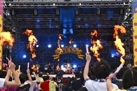 LiSA「LiVE is Smile Always ～LiSAMMERLAND～」の様子。