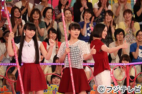 Perfume ちゃあぽん 嵐と白熱ゲームバトル 音楽ナタリー Perfume ちゃあぽん 嵐と白熱ゲームバトル 音楽ナタリー