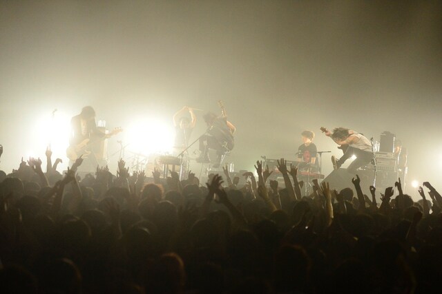 the HIATUS「Keeper Of The Flame Tour 2014」東京・新木場STUDIO COAST公演の様子。