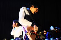 安西卓丸（B, Vo）