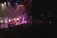 「マジックモーメントツアー」赤坂BLITZ公演の様子。