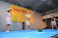 スイカに向かって歩き出すMegu。