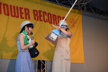 「あんまりメチャクチャだとMeguを割るよ！」と怒るNao☆（左）。