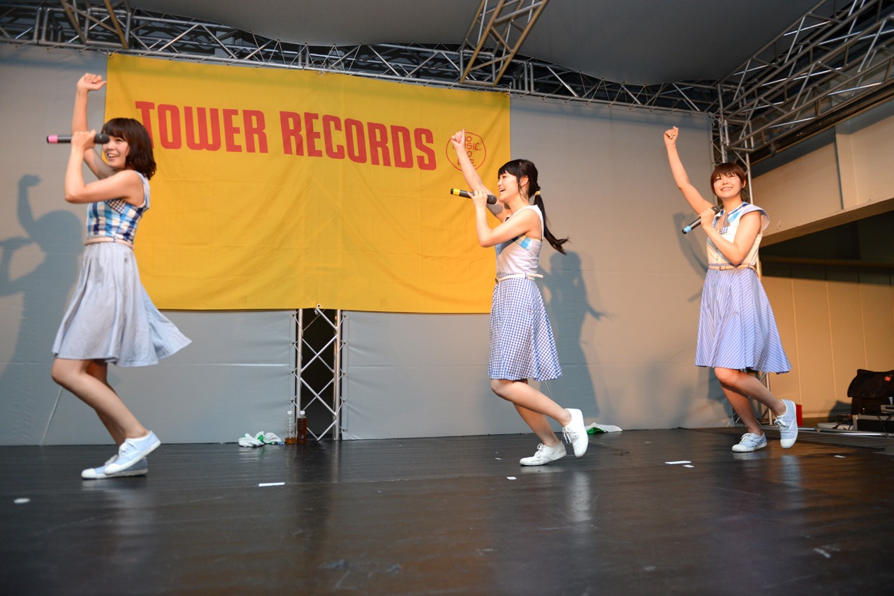 Negiccoライブパフォーマンスの様子。