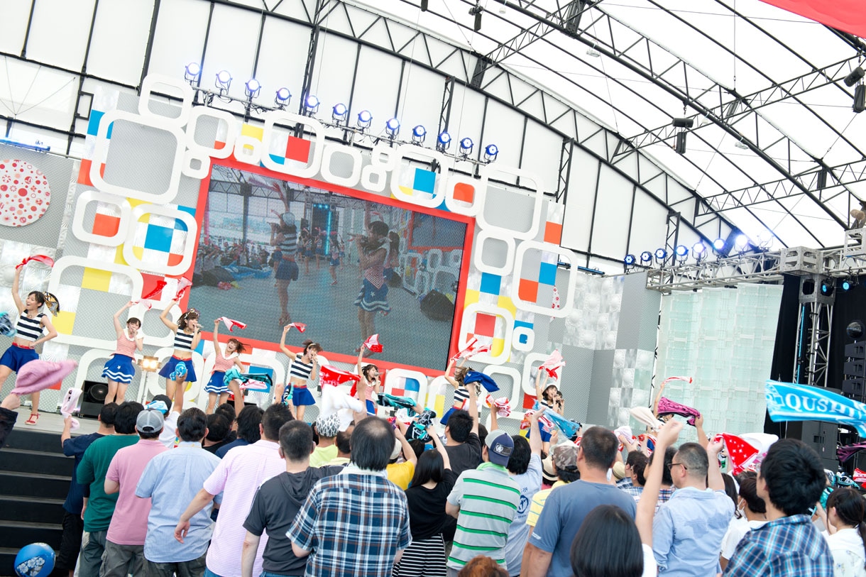 LinQ「めざましライブ」の様子。