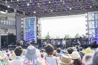 Augusta Bandパフォーマンスの様子。（撮影：杉田真）