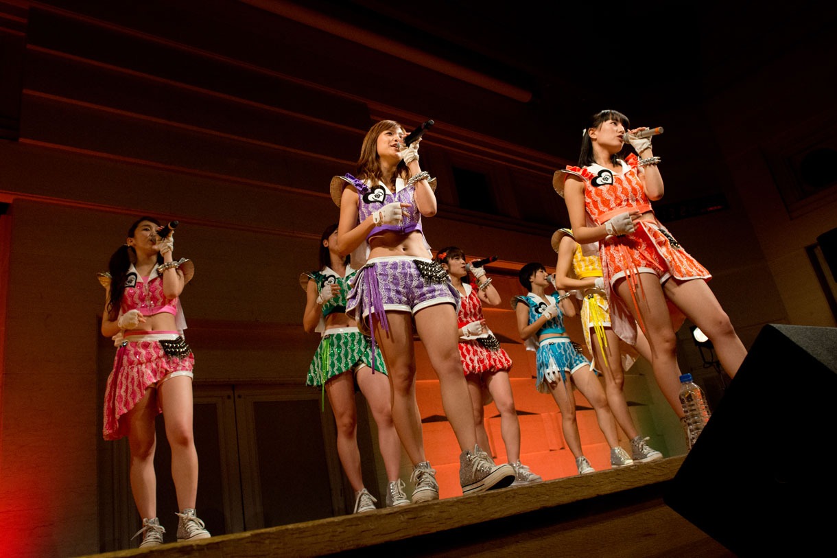 アップアップガールズ（仮）定期公演第1部の様子。