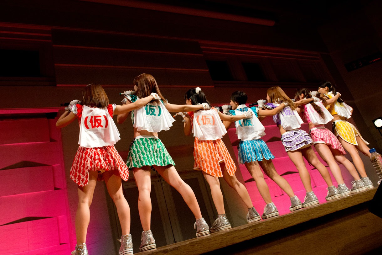 アップアップガールズ（仮）定期公演第1部の様子。