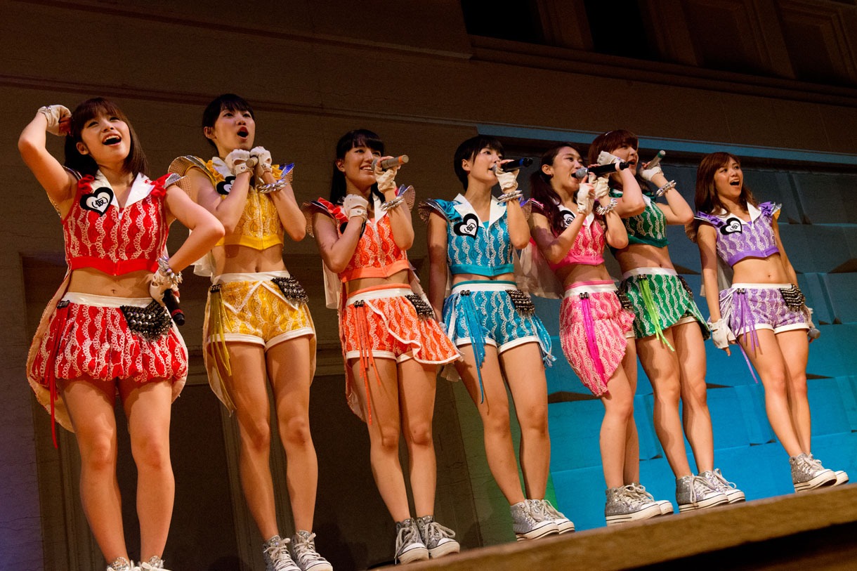 アップアップガールズ（仮）定期公演第1部の様子。