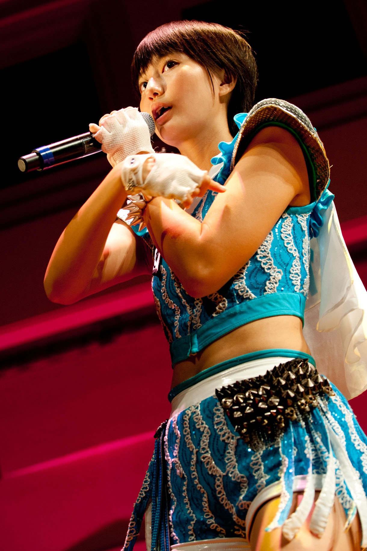 新井愛瞳