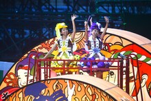 左から玉井詩織、高城れに。