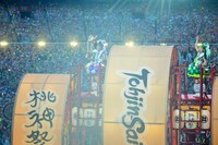 「ももクロ夏のバカ騒ぎ2014 日産スタジアム大会～桃神祭～」7月27日公演の様子。