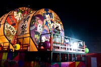 「ももクロ夏のバカ騒ぎ2014 日産スタジアム大会～桃神祭～」7月27日公演の様子。