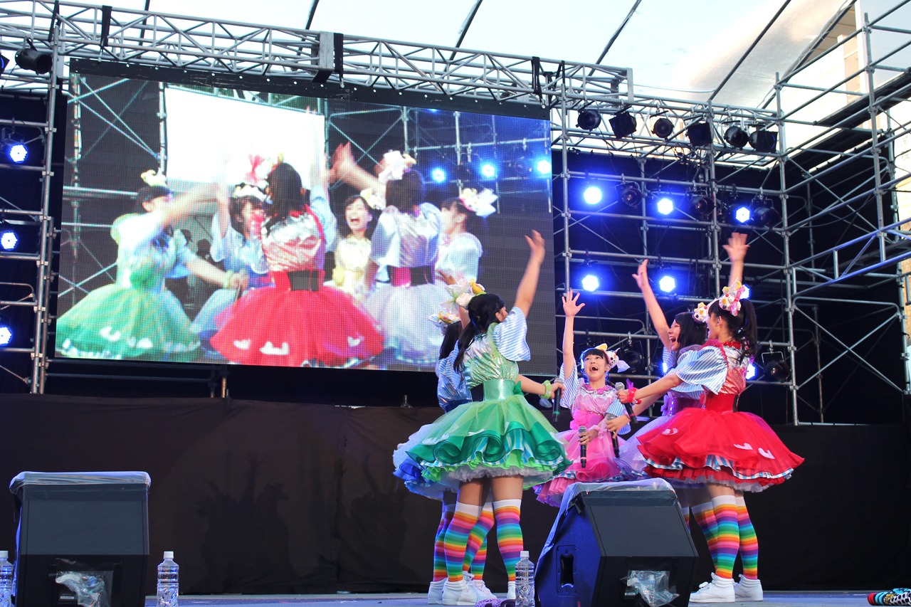 チームしゃちほこ「CBCラジオ夏まつり2014」の様子。