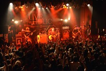 Nothing's Carved In Stone（撮影：忠村旭城、菊池勇希）