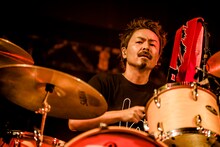 「極東ロックンロール・ハイスクール 第弍章」の第15回公演「10-FEET vs 氣志團 ～続・大きなフィートの木の下で in京都～」京都・KBSホール公演の様子。