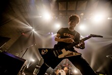 「極東ロックンロール・ハイスクール 第弍章」の第15回公演「10-FEET vs 氣志團 ～続・大きなフィートの木の下で in京都～」京都・KBSホール公演の様子。