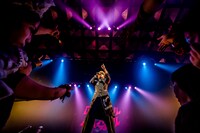 「極東ロックンロール・ハイスクール 第弍章」の第15回公演「10-FEET vs 氣志團 ～続・大きなフィートの木の下で in京都～」京都・KBSホール公演の様子。