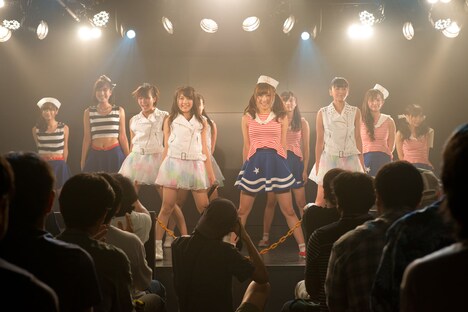 LinQ「ナツコイ」捺売記念スペシャルイベントの様子。