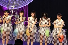 左から伊藤万理華、齋藤飛鳥、中田花奈、中元日芽香、永島聖羅。 (c)乃木坂46LLC