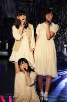 左から齋藤飛鳥、渡辺みり愛、和田まあや。 (c)乃木坂46LLC