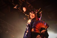 鈴華ゆう子（Vo）