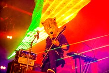 MAN WITH A MISSION「Tales of Purefly Tour 2014」千葉・幕張メッセ公演の様子。